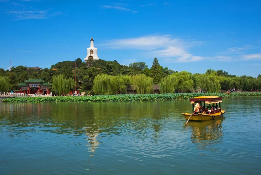 Which scenic spots in China are on the country's 