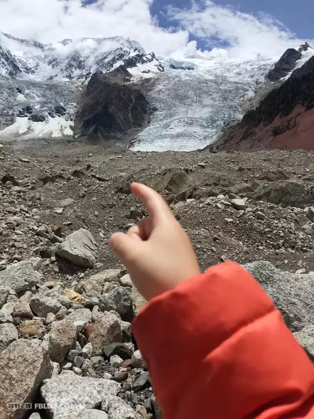 A LC70, a trip to Tibet with a dad and a cute baby!