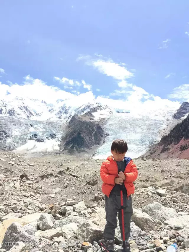 A LC70, a trip to Tibet with a dad and a cute baby!