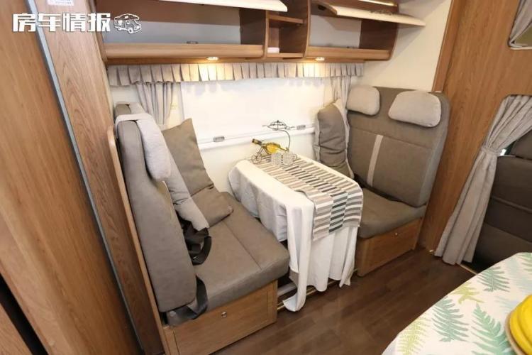 6 seats, 5 bedrooms, 360-degree surveillance, fully intelligent C-type RV, the expansion area design is quite practical