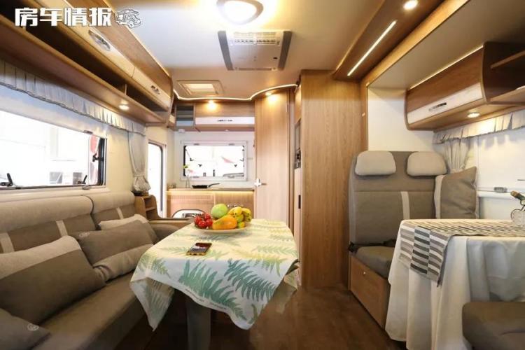 6 seats, 5 bedrooms, 360-degree surveillance, fully intelligent C-type RV, the expansion area design is quite practical