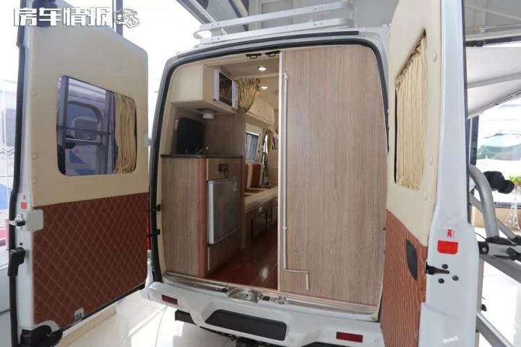 Flexible driving and convenient parking, priced at 238,000 yuan, the rest area of ​​this RV is the biggest highlight