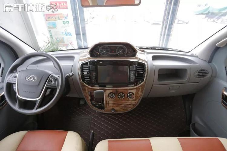 Flexible driving and convenient parking, priced at 238,000 yuan, the rest area of ​​this RV is the biggest highlight