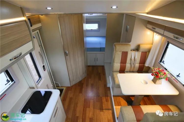 The appearance in the RV is responsible! Based on imported Iveco, it also designed double expansion cabins!