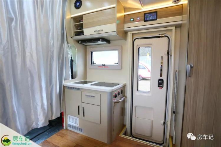 The appearance in the RV is responsible! Based on imported Iveco, it also designed double expansion cabins!