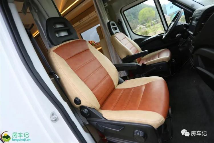 The appearance in the RV is responsible! Based on imported Iveco, it also designed double expansion cabins!