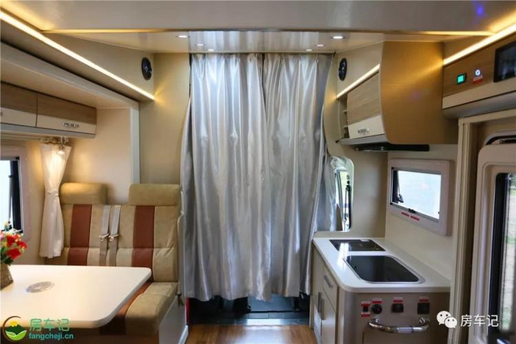 The appearance in the RV is responsible! Based on imported Iveco, it also designed double expansion cabins!